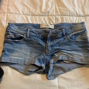 Size 9 Hollister Jean shorts